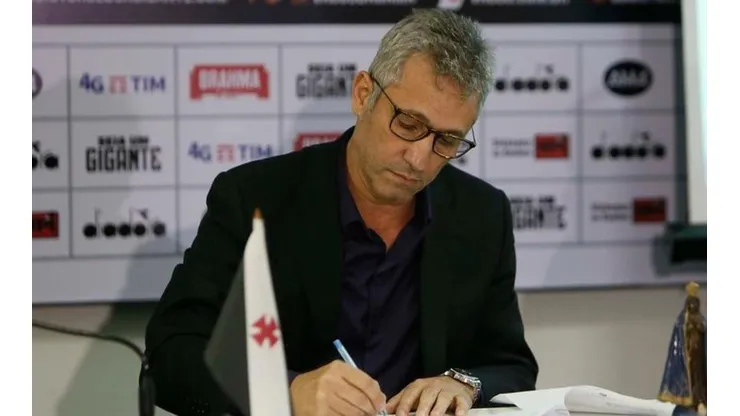 Vasco consegue liberar penhora de R$ 22 milhões