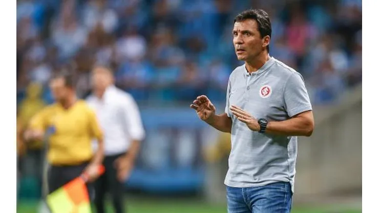 Desempenho desagrada, mas Zé Ricardo é bancado no Inter