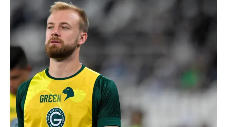 Sem jogar há um mês, Marcelo Hermes "cava" vaga no time do Goiás; Michael volta de suspensão