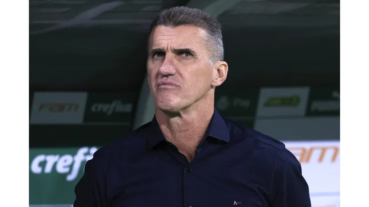 SP - SAO PAULO - 11/07/2024 - BRASILEIRO A 2024, PALMEIRAS X ATLETICO-GO - Vagner Mancini tecnico do Atletico-GO durante partida contra o Palmeiras no estadio Arena Allianz Parque pelo campeonato Brasileiro A 2024. Foto: Marcello Zambrana/AGIF