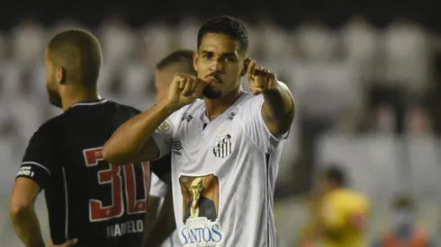 Porto-POR volta à carga por Veríssimo e Santos topa negócio por R$ 43 milhões