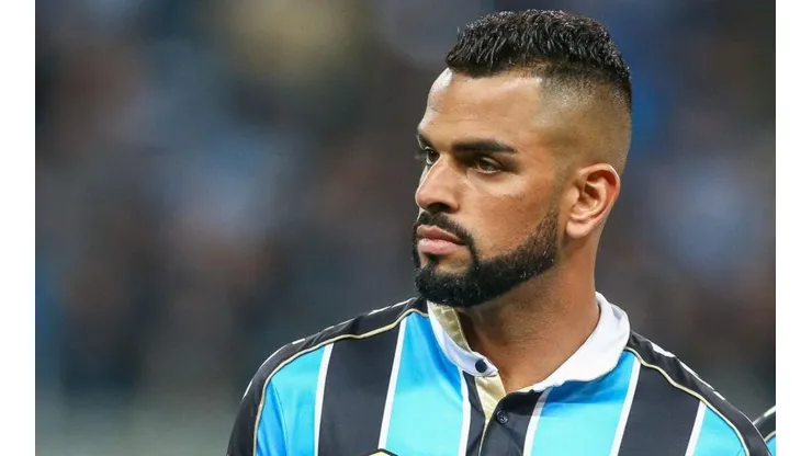 Maicon pode ser novidade no Grêmio contra o Coritiba