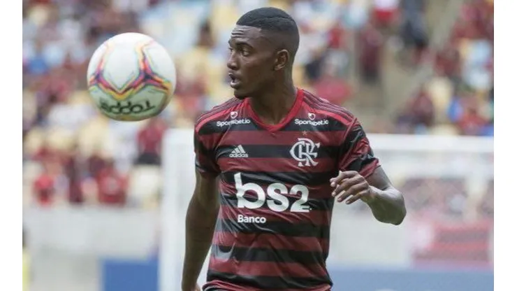 Flamengo não 'dorme no ponto' e se livra de interesse em Ramon