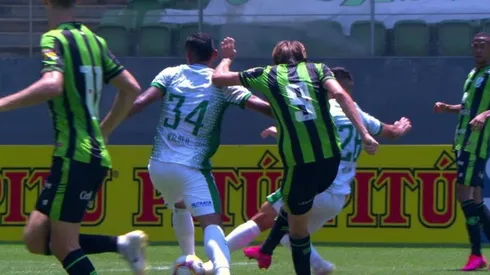 Esquecido por Luxa, Alanzinho quebra a perna na Série B em dividida com