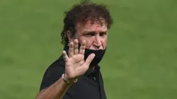 Cuca comemora classificação em meio a momento turbulento do Santos