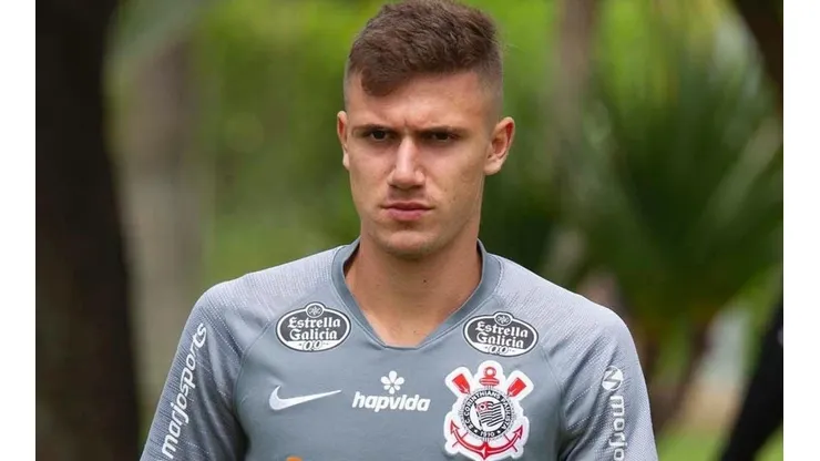 Corinthians supera Palmeiras e acerta contratação de lateral que será "sombra" para Lucas Piton