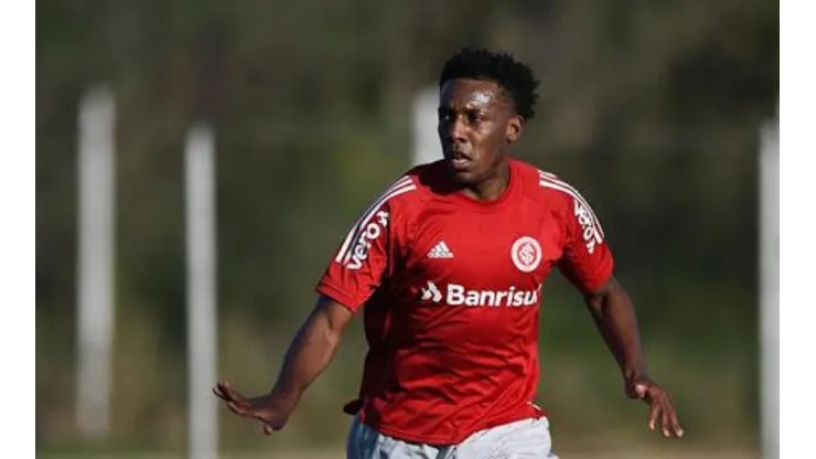 Moisés testa positivo para Covid-19