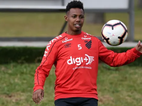 Wellington recebe proposta do Besiktas-TUR e pode deixar o Athletico