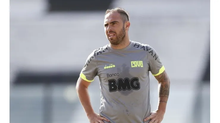 Vasco encaminha adeus de Bruno César e se aprxima de Valencia