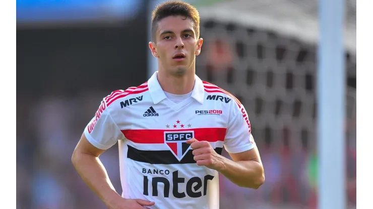 Sem chances com Diniz, Shaylon será emprestado ao Goiás