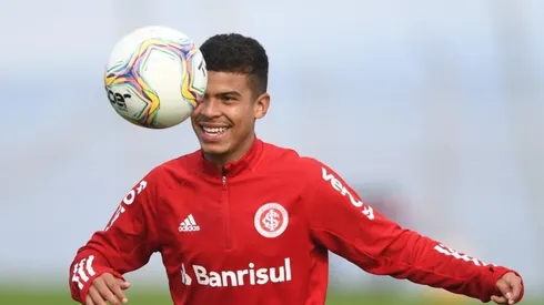 Botafogo vê oportunidade e estuda investida por Cesinha