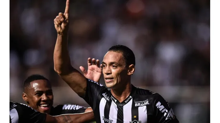 Coritiba oficializa a contratação de Ricardo Oliveira