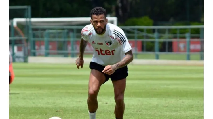 Daniel Alves dá a receita para o São Paulo vencer o River Plate e continuar vivo na Libertadores