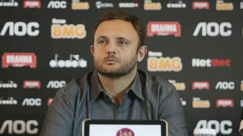 Meia demonstra insatisfação no Vasco e agentes negociam saída