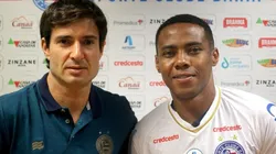 Elias e Diego Cerri (diretor): volante apresentado no Bahia (Foto: Rafael Machado /EC Bahia / Divulgação)