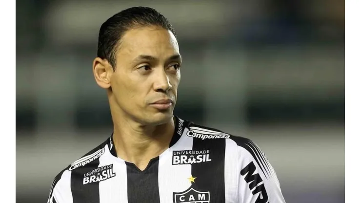 Lásaro Cândido se irrita com caso Ricardo Oliveira