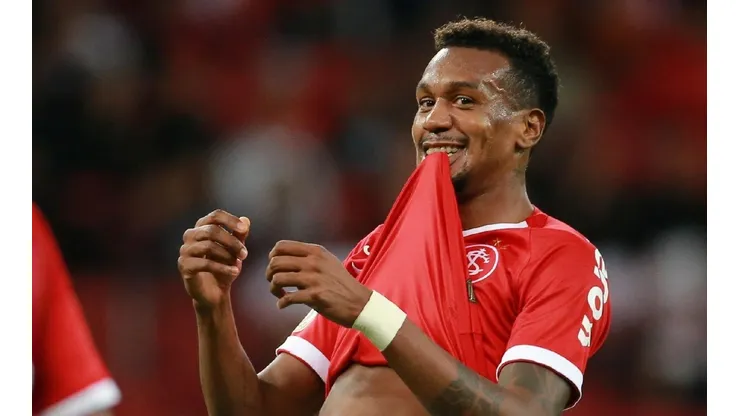 Imprensa árabe crava acerto de Edenilson com Al Ittihad