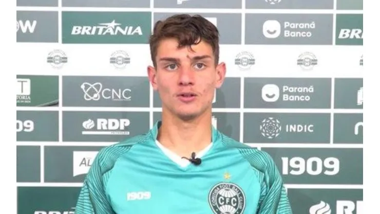 Natanael ganha dicas de Jorginho e afirma que brigará por titularidade no Coritiba