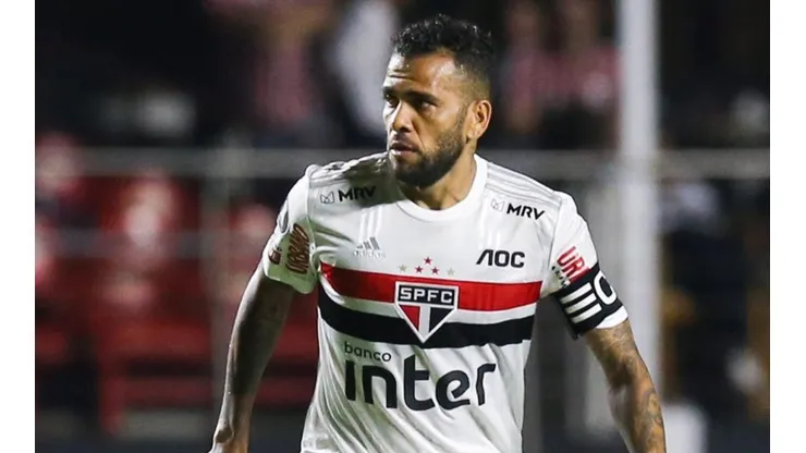 Daniel Alves retorna e São Paulo terá força máxima diante do River Plate