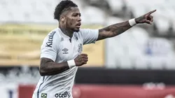 Marinho sente 'maratona' de jogos e pode ser baixa no Santos