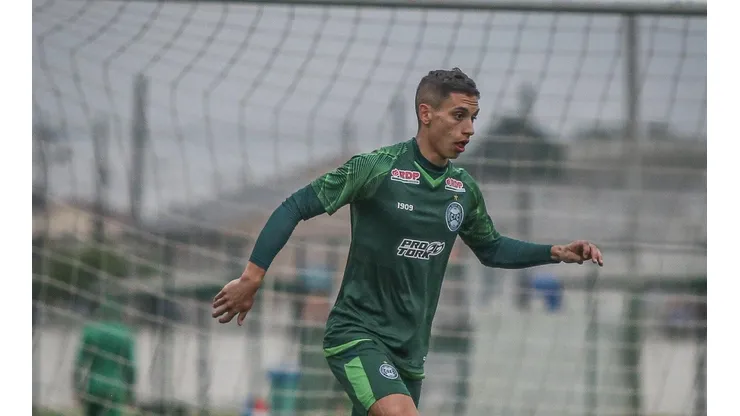 Jorginho promove mudanças e titularidade de Sarrafiore é ameaçada