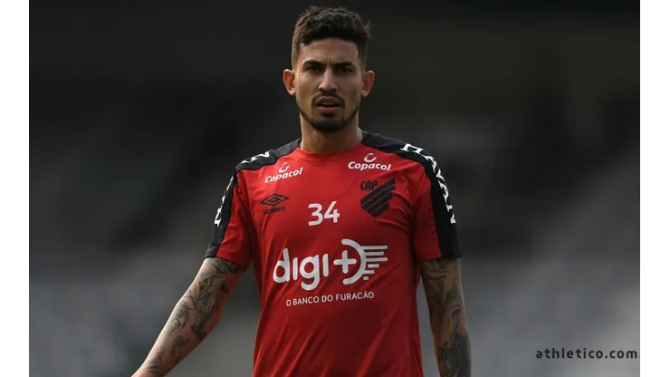 Com Pedro Henrique, Barros define escalação do Athletico diante do Colo-Colo