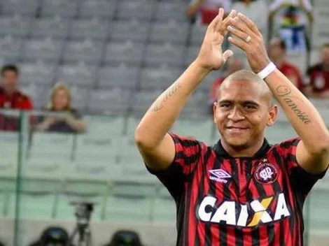 Empresário nega saída de Walter: "Está focado no Athletico"