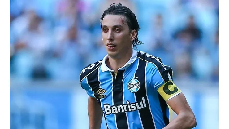 Geromel está fora do Gre-Nal e Renato define zaga titular do Grêmio