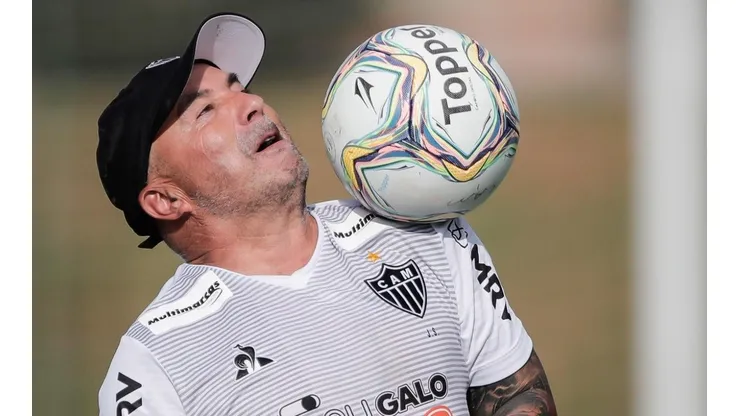 Adepto do rodízio, Sampaoli vai montando 'time-base' no Atlético
