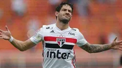 Pato 'imita' Thiago Neves e faz provocação nas redes sociais após derrota do São Paulo