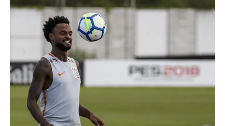 Renê Júnior tem futuro indefinido no Corinthians