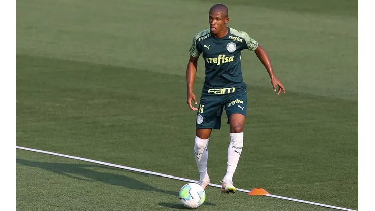 Danilo será titular do Palmeiras contra o Grêmio