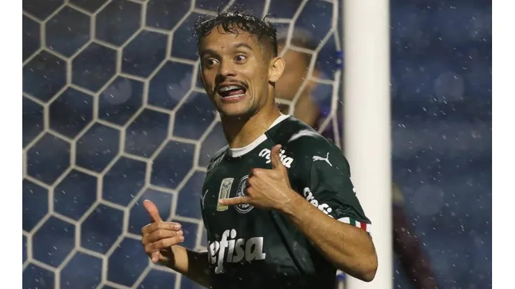 Grêmio vê Palmeiras sinalizar envolver Scarpa e zagueiro em troca por Jean Pyerre