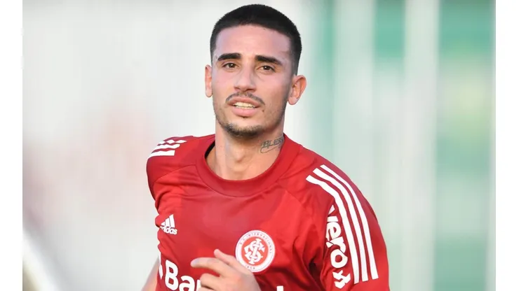 Inter tem mudanças de última hora e Thiago Galhardo fica de fora