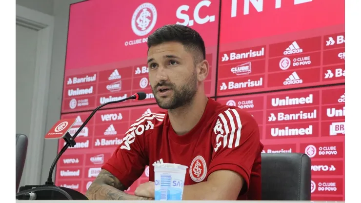 Coudet prioriza Gre-Nal e escala equipe alternativa diante do Fortaleza