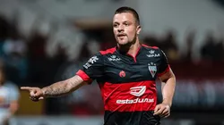 Empresário de Renato Kayzer expõe reunião com Petraglia