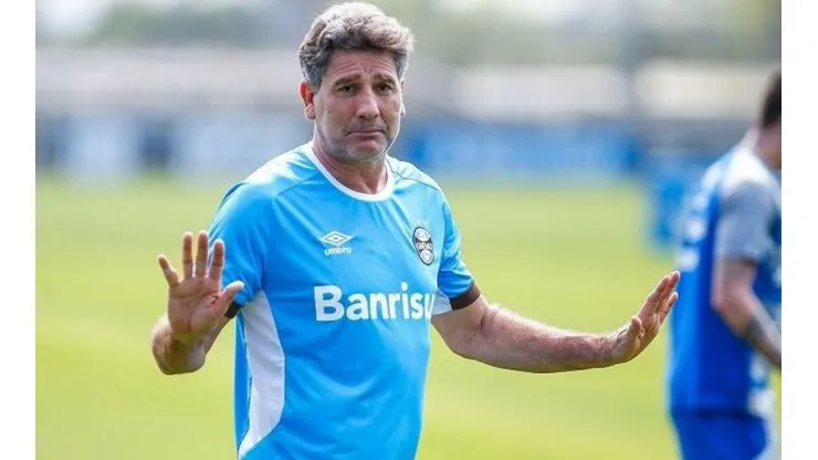Vice-presidente do Grêmio rebate críticas e 'banca' Renato no comando da equipe