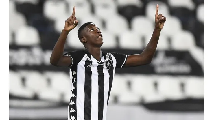 Artilheiro da noite, Babi alerta para jogo de volta contra o Vasco