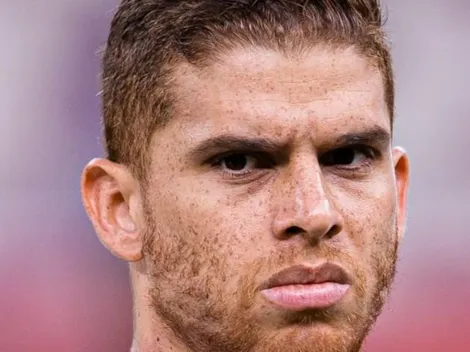 Apontado como alvo do Grêmio, Cuéllar toma a frente e comunica decisão