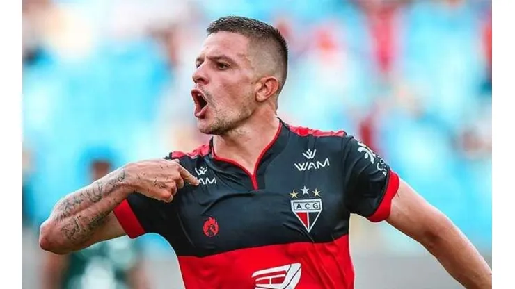 Athletico é ágil e estuda investida para contratar Renato Kayzer