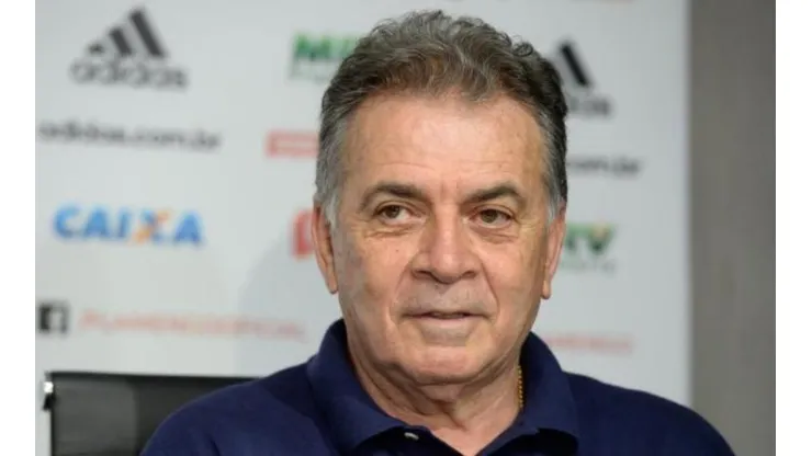 Pelaipe usa passado no Flamengo e tenta levar atacante ao Coritiba