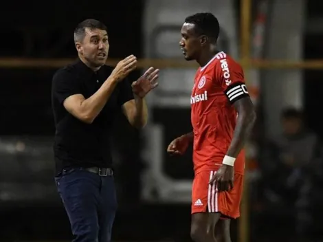 Torcedores contrariam desejo de Coudet sobre saída de Edenilson do Inter