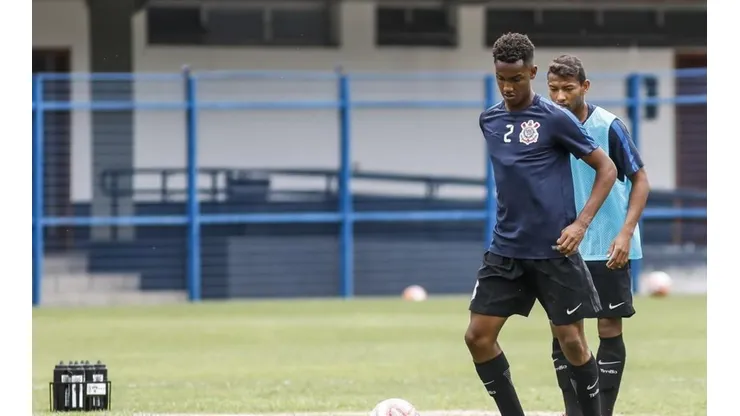 Coelho convoca Cauê e mais três jogadores para os treinos do Corinthians