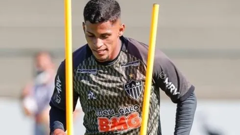 Clube carioca analisa Mailton e pode ser o destino do lateral-direito