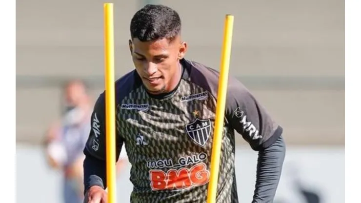 Clube carioca analisa Mailton e pode ser o destino do lateral-direito