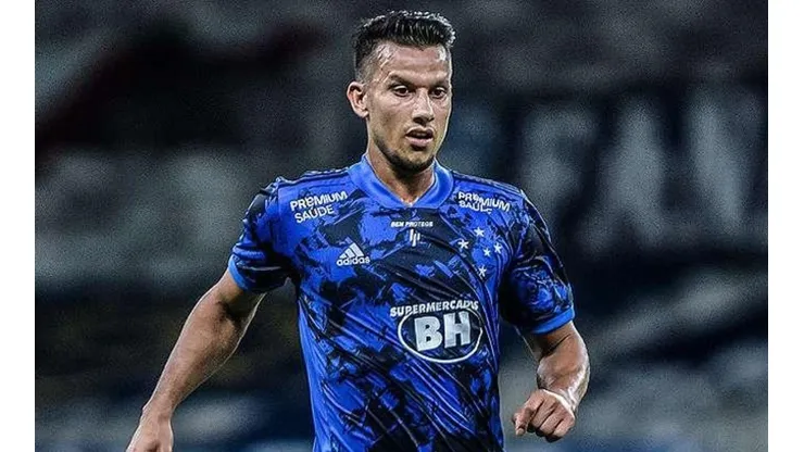 Lesionado, Henrique é desfalque para o Cruzeiro no jogo contra o Vitória