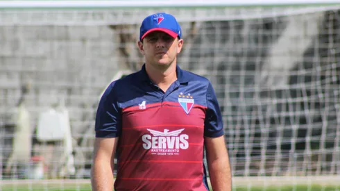 Daniel de Paula pede respeito da imprensa com o Fortaleza e afirma que Ceni não está à disposição no mercado