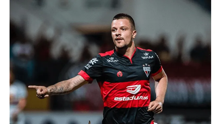 Cruzeiro topa negociar Renato Kayzer por R$ 3,1 milhões