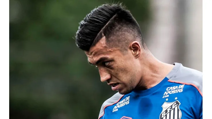 Uribe é "envolvido" em negociação por atacante do Cruzeiro