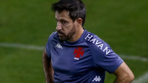 DM do Vasco informa Ramon sobre lesão de meio-campista